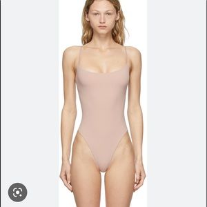 SKIMS Fits everybody Cami bodysuit L